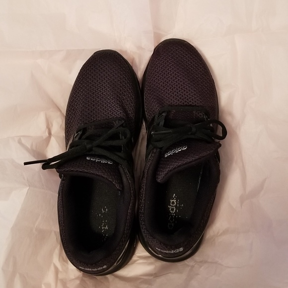 Adidas shoes - Picture 2 of 5